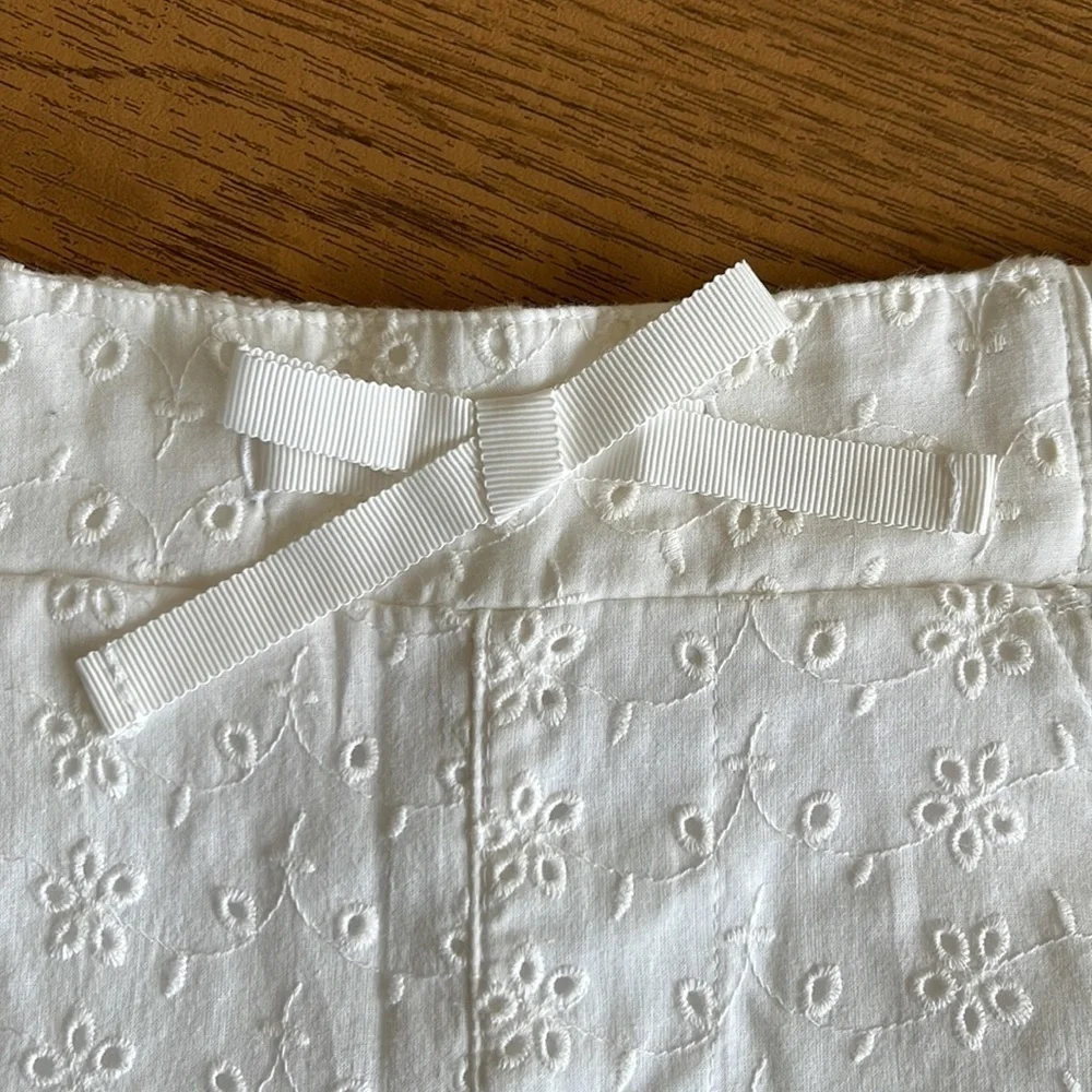 𝅺CHEROKEE Girls XL 14-16 white eyelet shorts